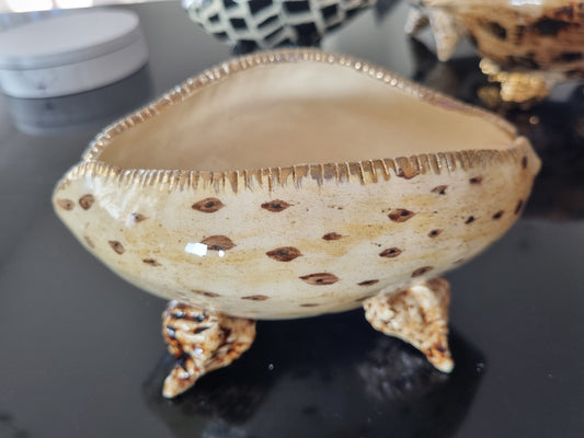 Tiger Shell Ceramic Bowl (Large) with feet